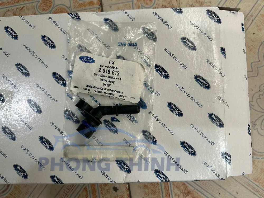 Hình ảnh sản phẩm Van thông hơi mặt máy Ford Ranger & Everest 2.0 chính hãng - GK2Z8W004A
